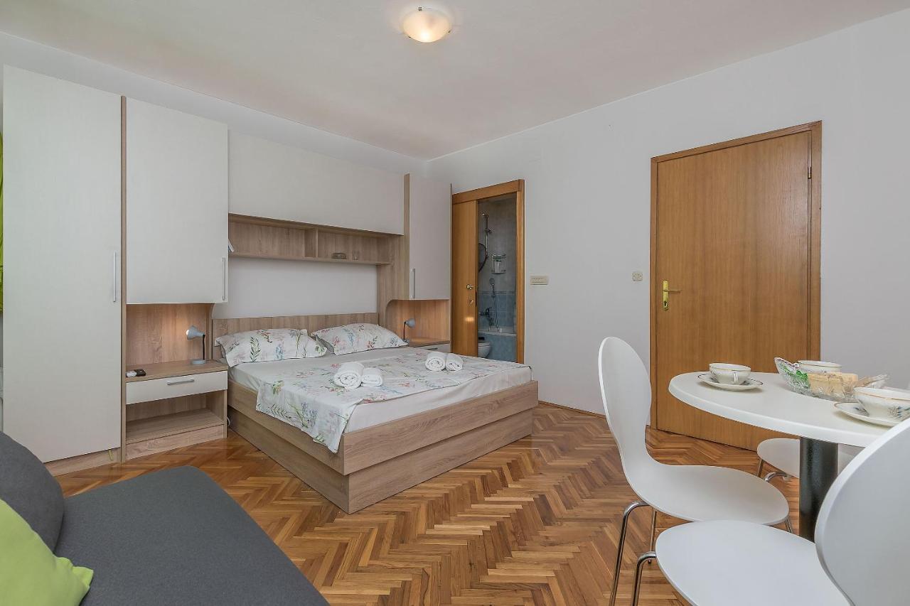 Apartments And Room Nevenka マカルスカ エクステリア 写真